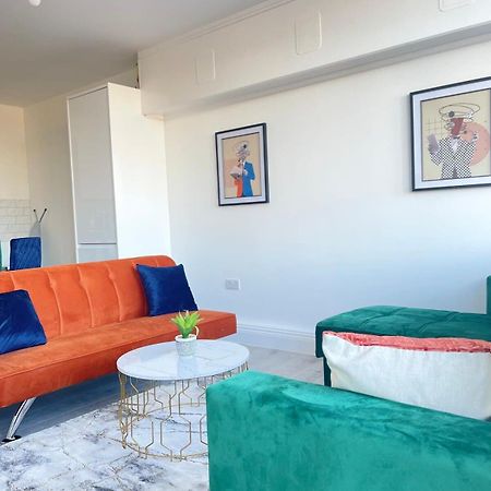 1 Bedroom Apartment - Flitwick - Contractor Friendly - Tourist Ready - Full Kitchen - Wifi - Smart Tv - Sofa Bed - Free Parking - Ideal For Short Or Long Stays Exterior foto